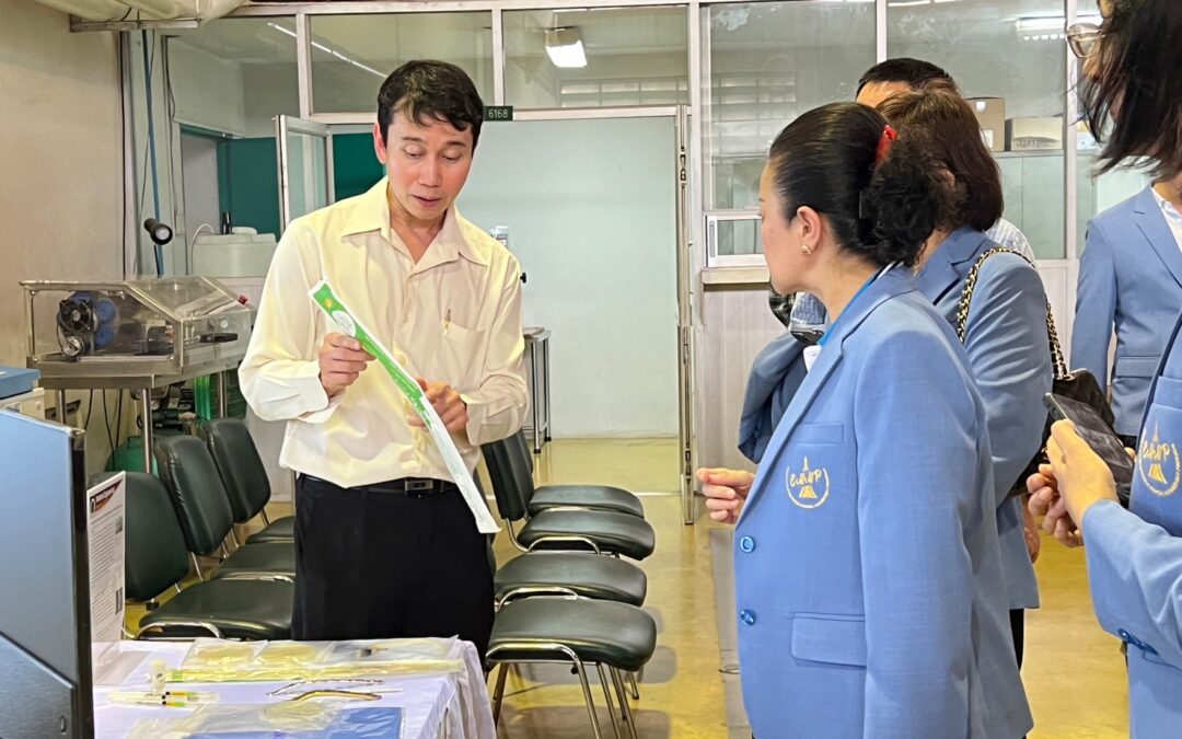 การเข้าเยี่ยมชมห้องปฏิบัติการของผู้เข้าร่วมหลักสูตรการบริหารระดับสูงเชิงบูรณาการทางการแพทย์ จาก มหาวิทยาลัยธรรมศาสตร์