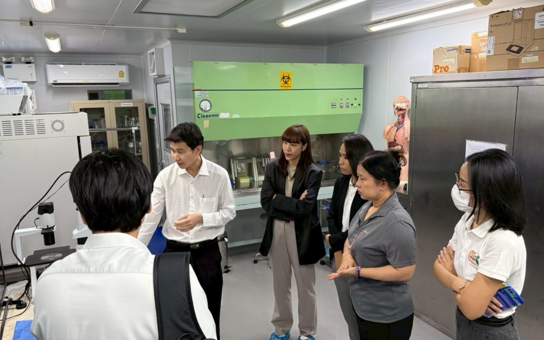 ห้องปฏิบัติการต้อนรับแขกผู้เยี่ยมชมจาก บริษัทซีวาสเต็ม จำกัด