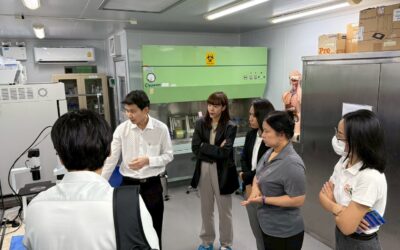 ห้องปฏิบัติการต้อนรับแขกผู้เยี่ยมชมจาก บริษัทซีวาสเต็ม จำกัด
